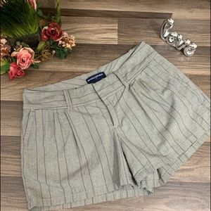 Banana Republic Pleated Pinstripe Shorts 4